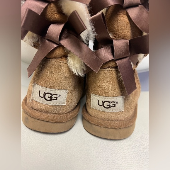 Bailey Bow Uggs size 3 girls chestnut - Picture 4 of 12